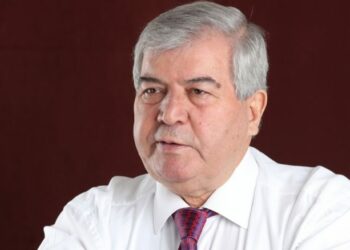 “Xaricdə yaşayan Azərbaycan əsilli alimlərin əsərlərinin universitetlərimizdə tədris olunması müsbət haldır”.