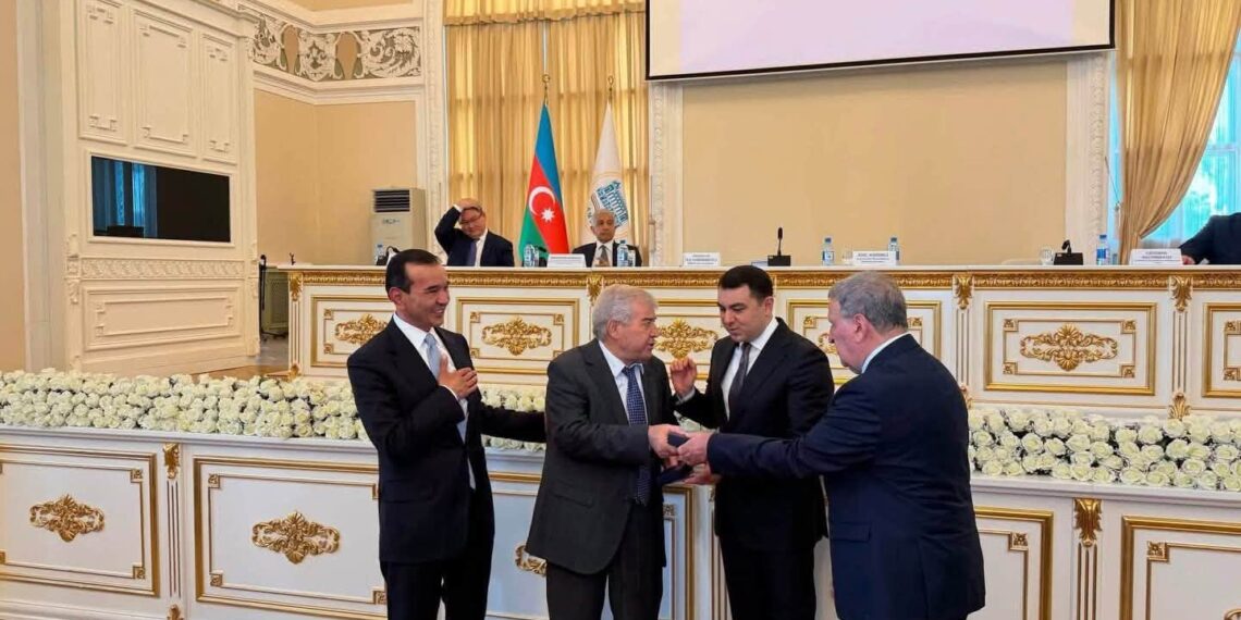 Sabir Rüstəmxanlı Birinci Türkoloji Qurultayın 100 illiyi münasibətilə təsis edilmiş Xatirə Nişanı ilə təltif edilib